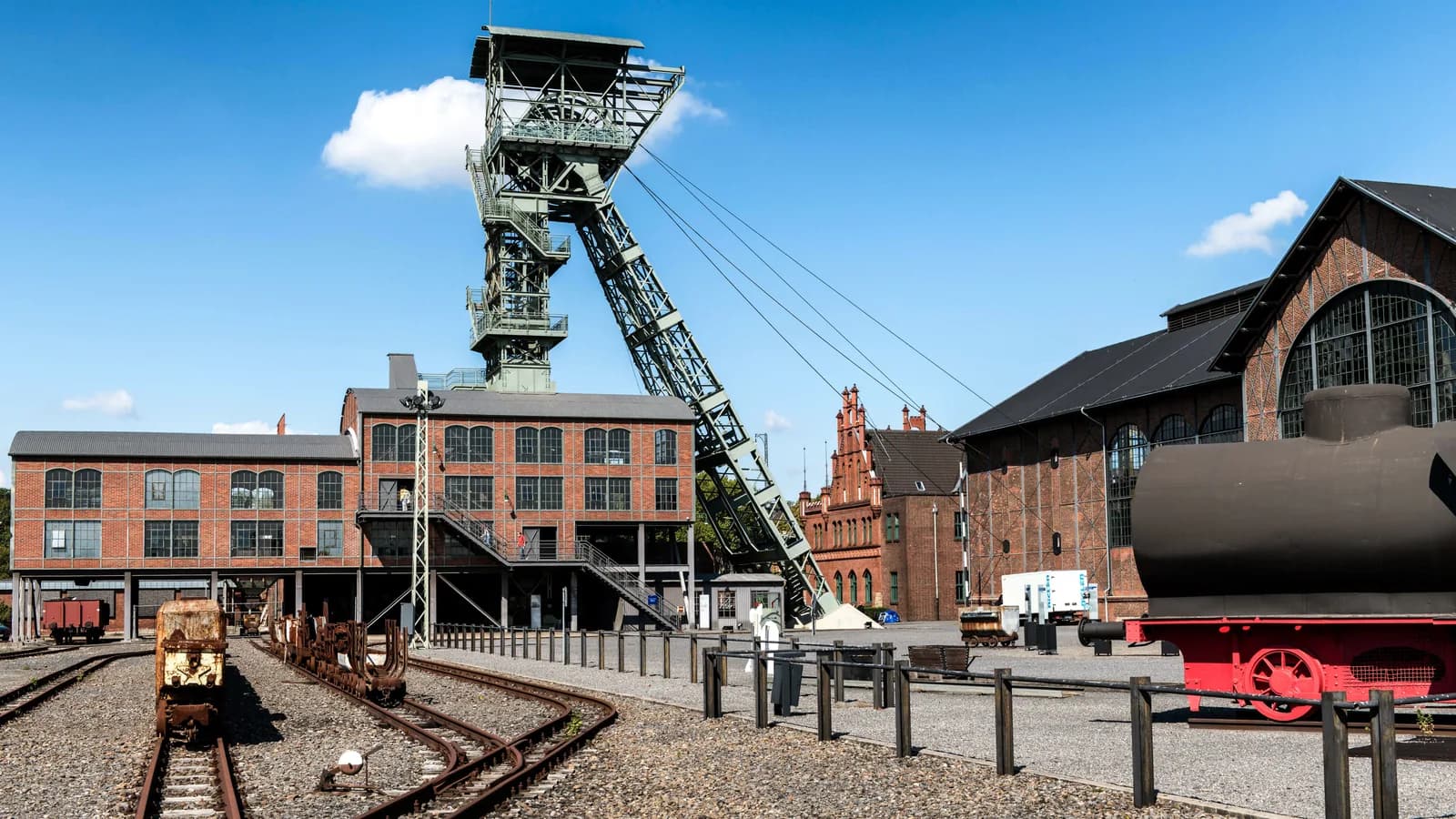 Backsteinbauten der Zeche Zollern in Dortmund, Zeugnis der Industriekultur im Revier